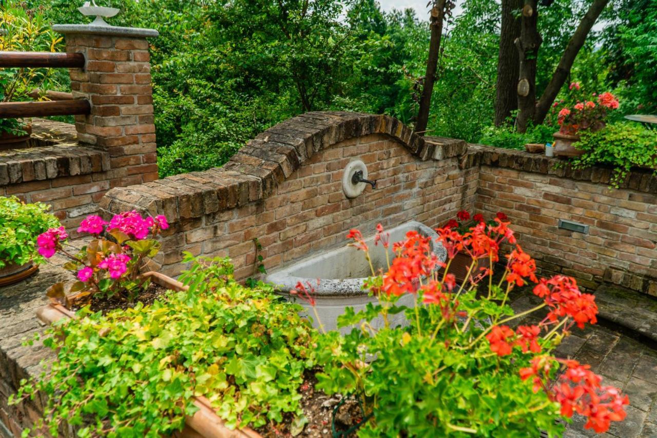 Agriturismo Relais "Il Bricco" Ница Монферато Екстериор снимка
