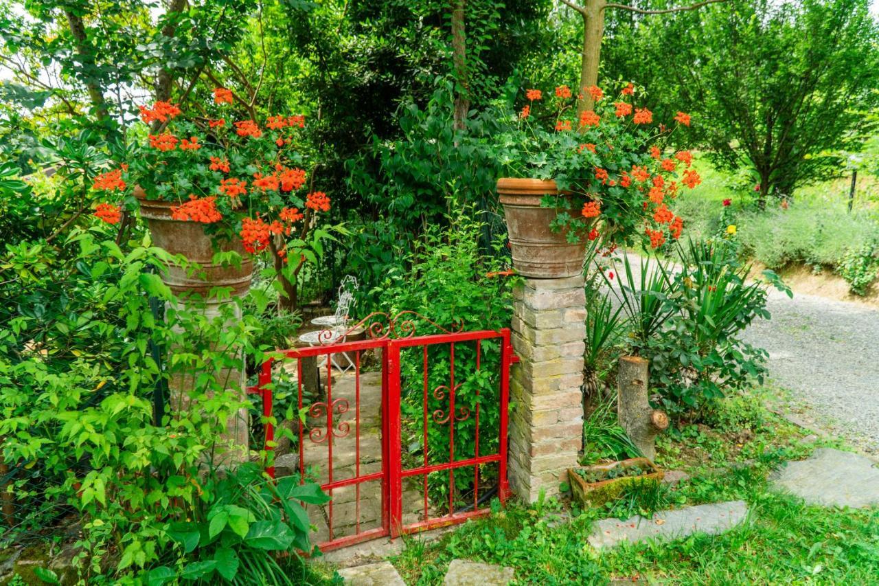 Agriturismo Relais "Il Bricco" Ница Монферато Екстериор снимка