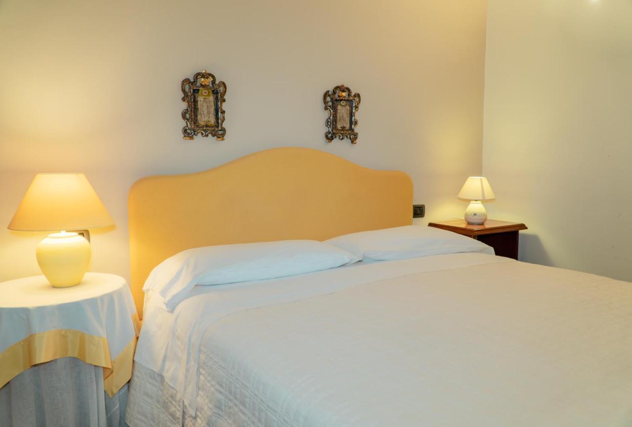 Agriturismo Relais "Il Bricco" Ница Монферато Екстериор снимка