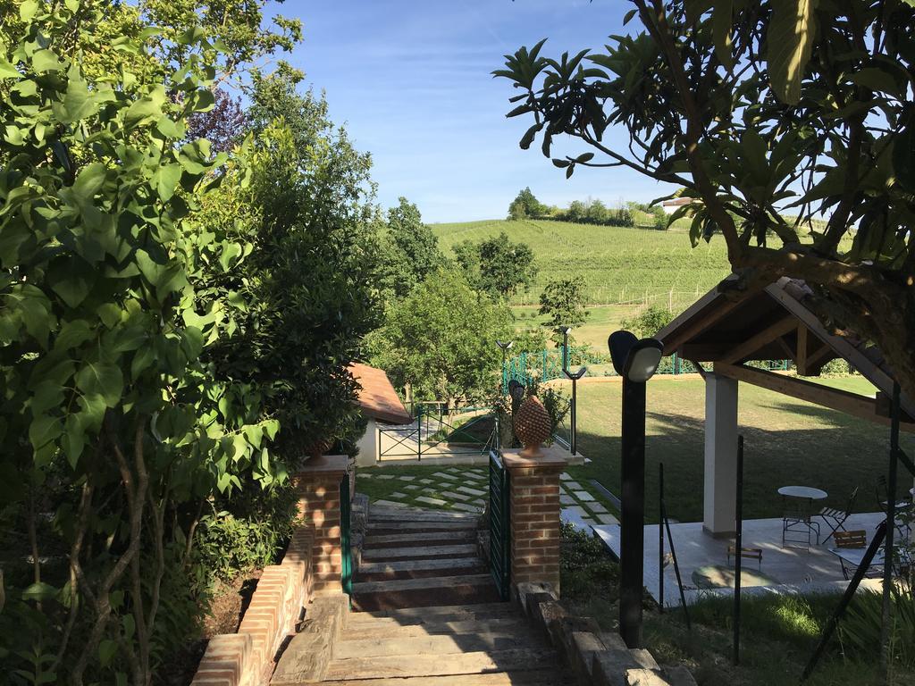 Agriturismo Relais "Il Bricco" Ница Монферато Екстериор снимка